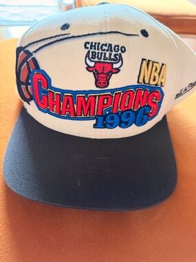 Vintage Chicago Bulls Champions 1996 Cream Snapback Hat
